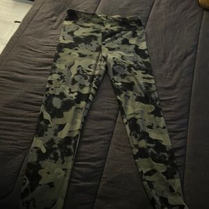 Camo leggings